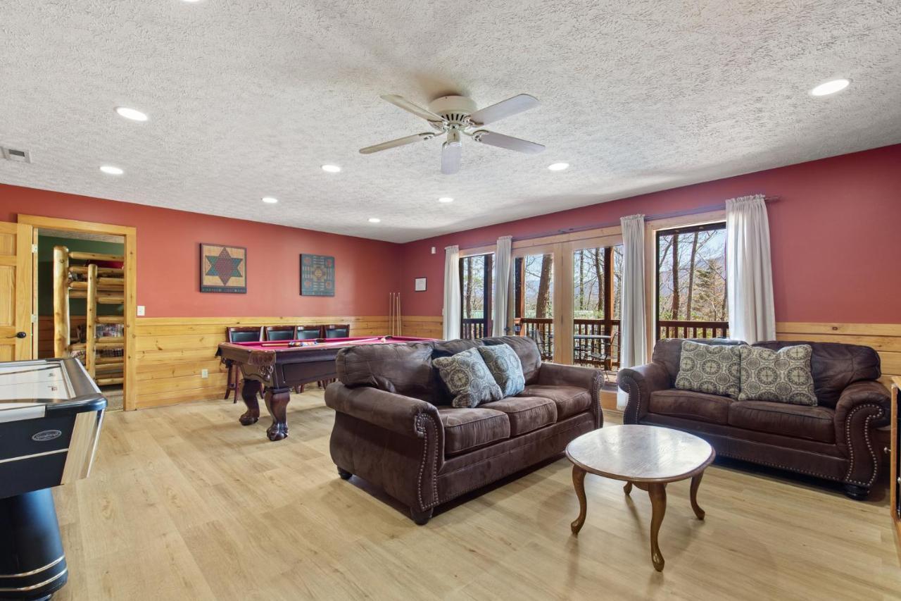 Above The Clouds, 4 Bedrooms, Pool Access, Private, Gaming, Sleeps 16 Gatlinburg Exteriör bild