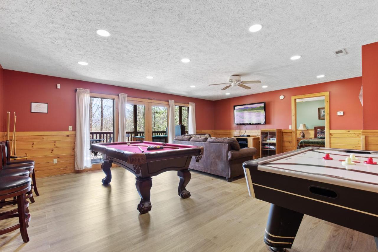 Above The Clouds, 4 Bedrooms, Pool Access, Private, Gaming, Sleeps 16 Gatlinburg Exteriör bild