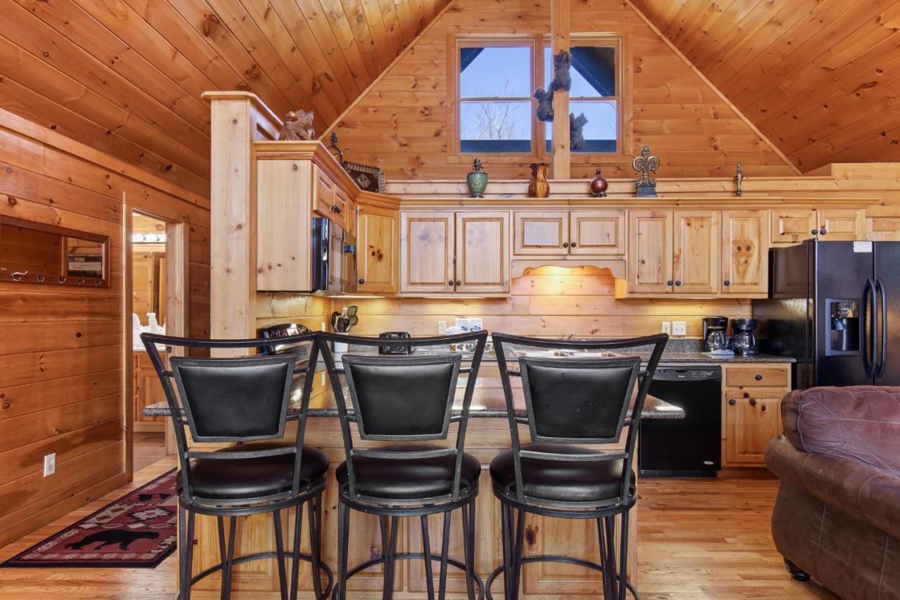 Above The Clouds, 4 Bedrooms, Pool Access, Private, Gaming, Sleeps 16 Gatlinburg Exteriör bild
