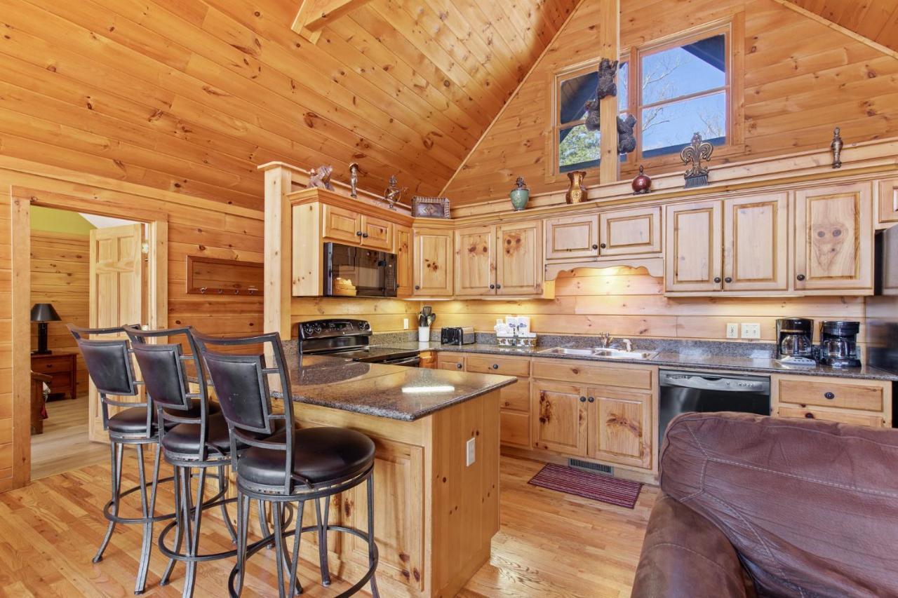Above The Clouds, 4 Bedrooms, Pool Access, Private, Gaming, Sleeps 16 Gatlinburg Exteriör bild