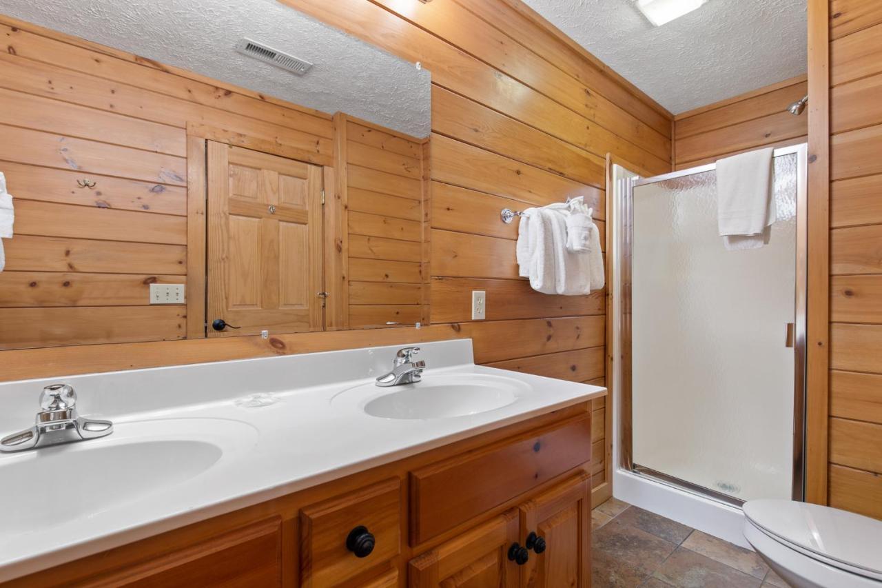 Above The Clouds, 4 Bedrooms, Pool Access, Private, Gaming, Sleeps 16 Gatlinburg Exteriör bild