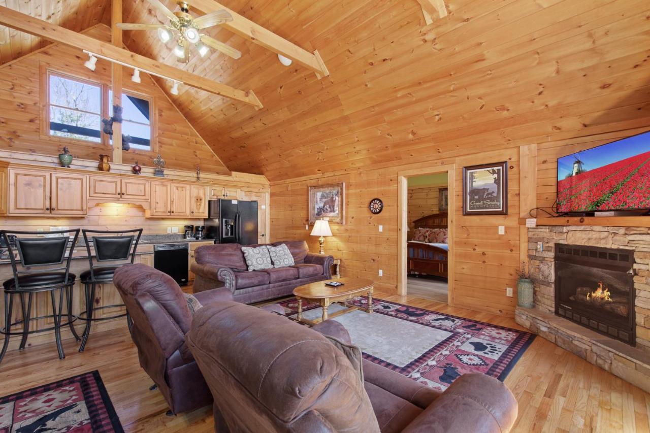 Above The Clouds, 4 Bedrooms, Pool Access, Private, Gaming, Sleeps 16 Gatlinburg Exteriör bild